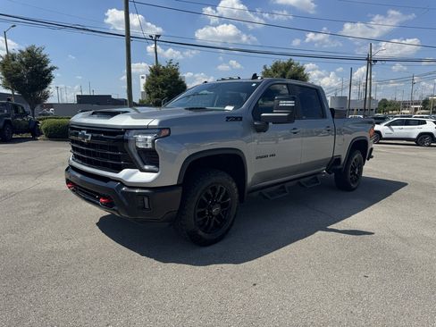Used 2025 Chevrolet Silverado 2500 LT w/ Trail Boss Package AWD/4WD image 1