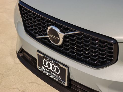 Used 2025 Volvo XC40 B5 Plus w/ Protection Package Premier AWD/4WD image 8