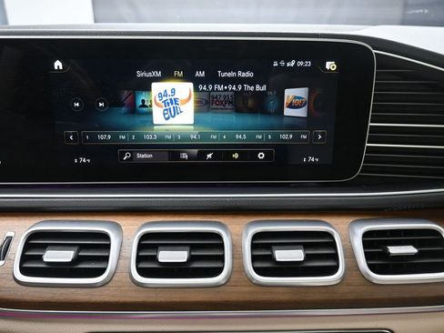 Used 2021 Mercedes-Benz GLS 580 GLS 580 image 11