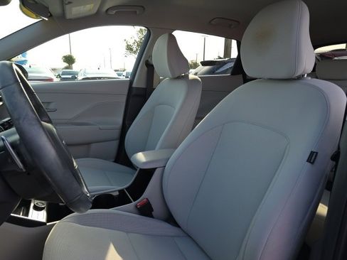 Certified 2024 Hyundai Kona SEL w/ Convenience Package image 5