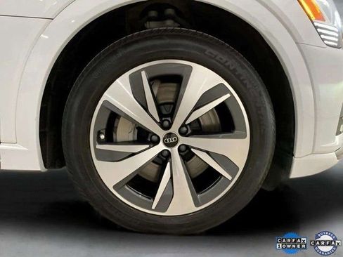 Used 2024 Audi Q8 e-tron Premium AWD/4WD image 34