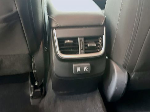 Used 2022 Subaru Outback Premium image 28