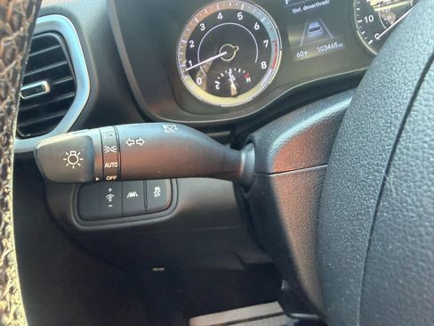 Used 2022 Hyundai Venue SEL w/ Cargo Package FWD image 16