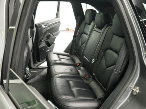 Used 2016 Porsche Cayenne image 49