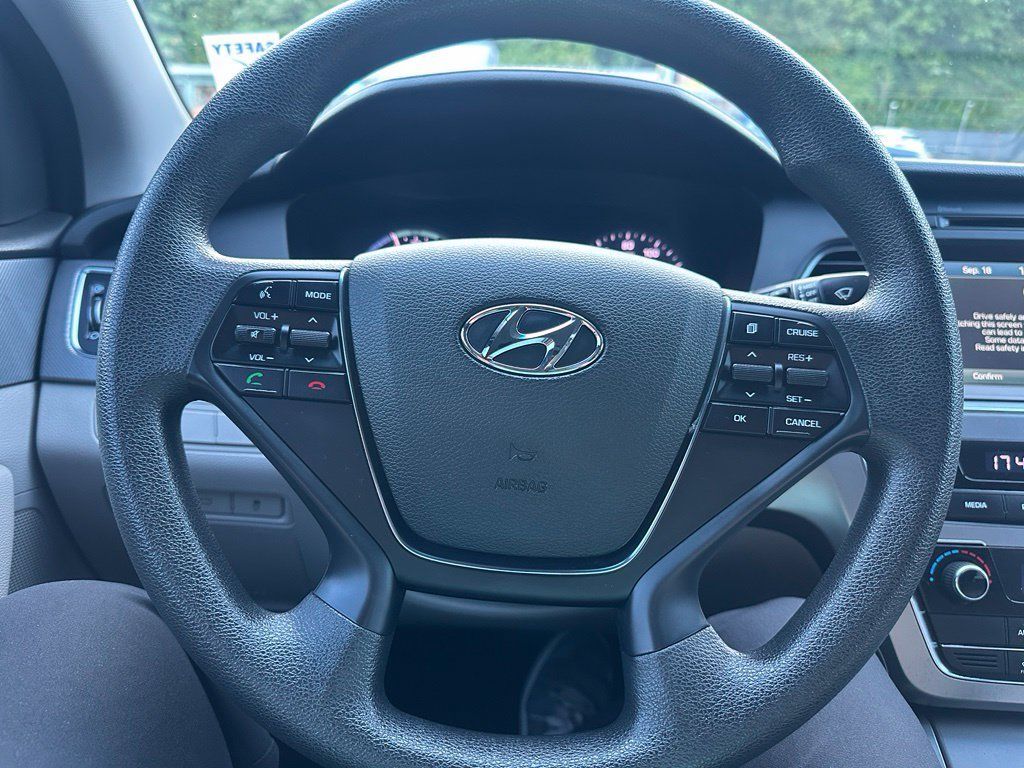Used 2017 Hyundai Sonata SE FWD image 36