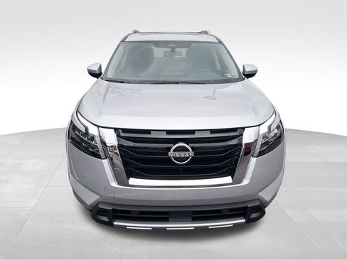 New 2025 Nissan Pathfinder SL w/ SL Premium Package image 9
