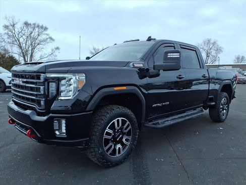 Used 2023 GMC Sierra 2500 AT4 image 4