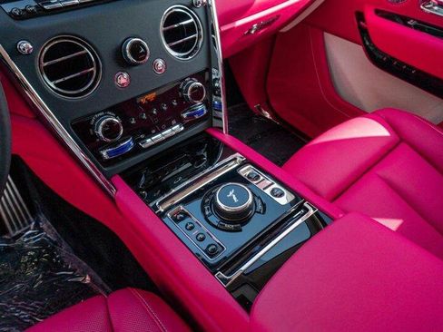 Used 2025 Rolls-Royce Cullinan image 77