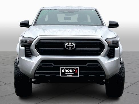 Used 2025 Toyota Tacoma SR image 3