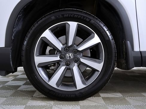 Used 2023 Honda Pilot Touring image 11