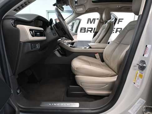 Used 2023 Lincoln Aviator Reserve image 21