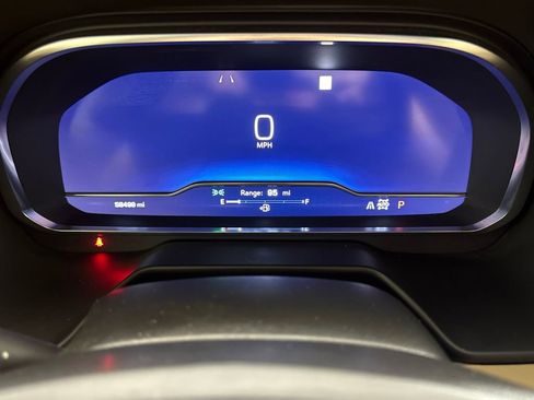 Used 2023 Chevrolet Suburban Premier image 14