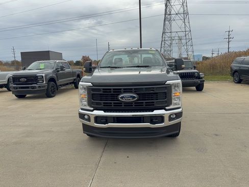 New 2026 Ford F250 XL w/ FX4 Off-Road Package image 3