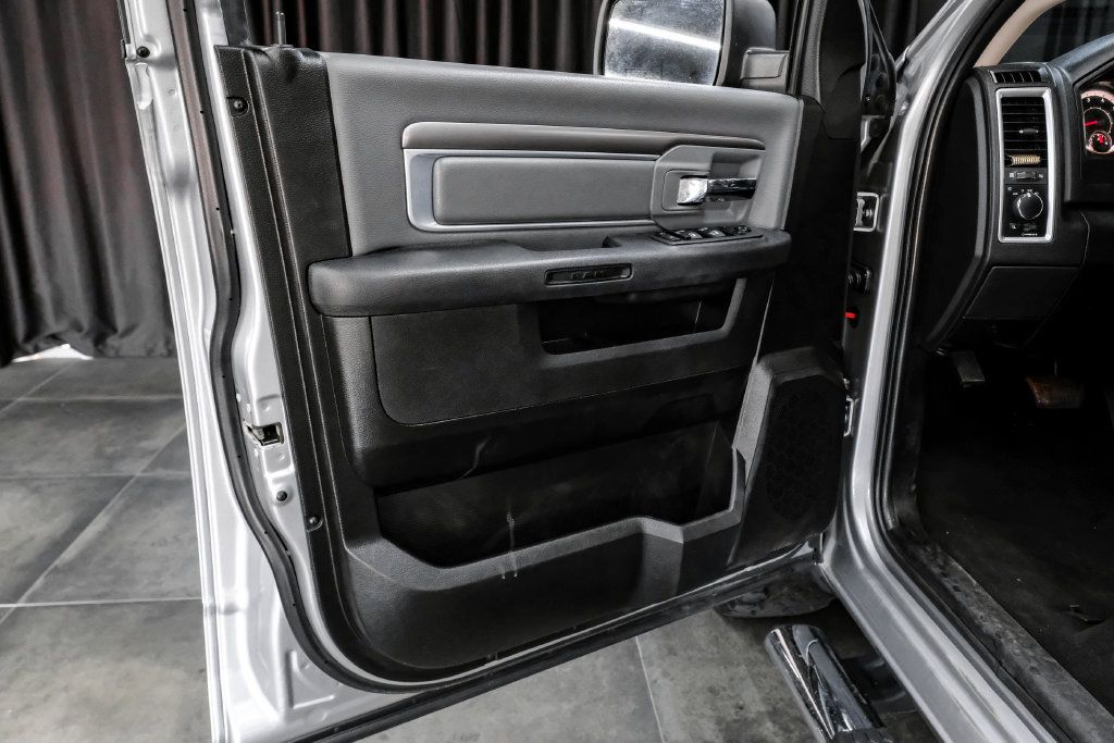 Used 2021 RAM 1500 Classic SLT AWD/4WD image 46