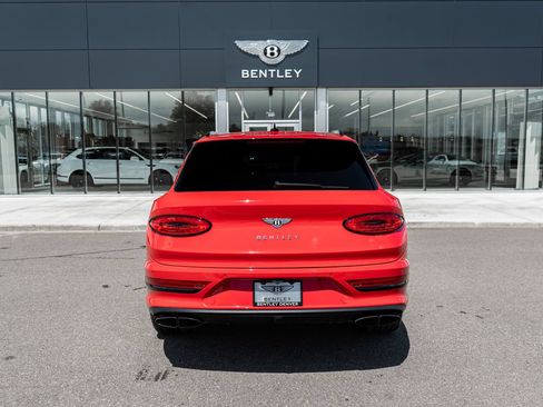 Certified 2023 Bentley Bentayga Extended Wheelbase AWD/4WD image 11