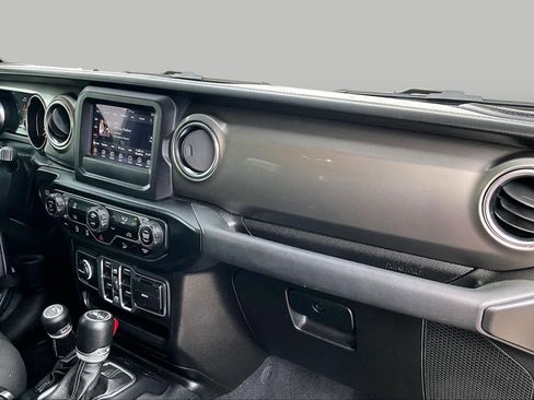 Used 2020 Jeep Wrangler Unlimited Sahara AWD/4WD image 17