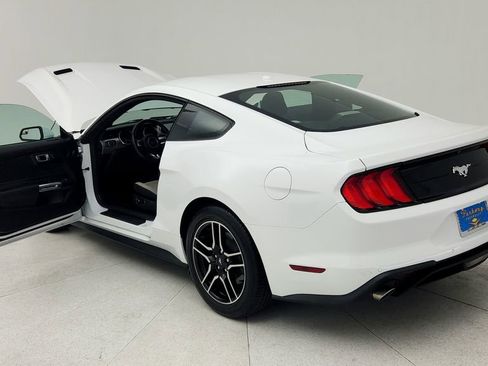 Used 2018 Ford Mustang Coupe w/ Equipment Group 101A RWD image 13