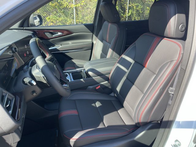 New 2027 Chevrolet Traverse RS w/ LPO, Floor Liner Package AWD/4WD image 11