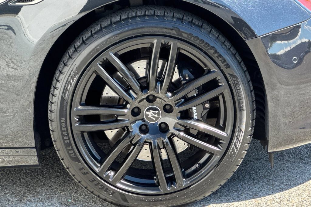 Used 2023 Maserati Ghibli Modena RWD image 25