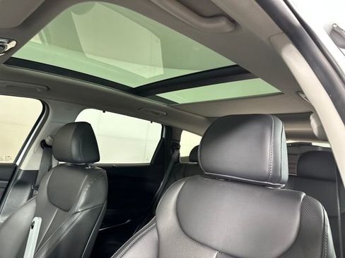 Used 2023 Hyundai Santa Fe SEL w/ Premium Package image 25