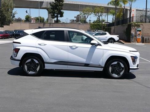 New 2025 Hyundai Kona SEL image 2