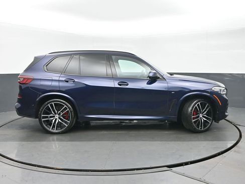 Used 2023 BMW X5 M50i image 2