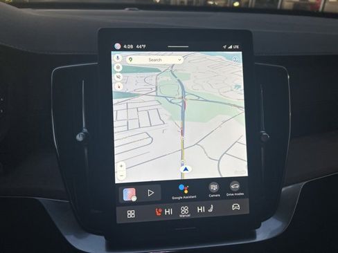 Certified 2025 Volvo XC90 B6 Plus image 22