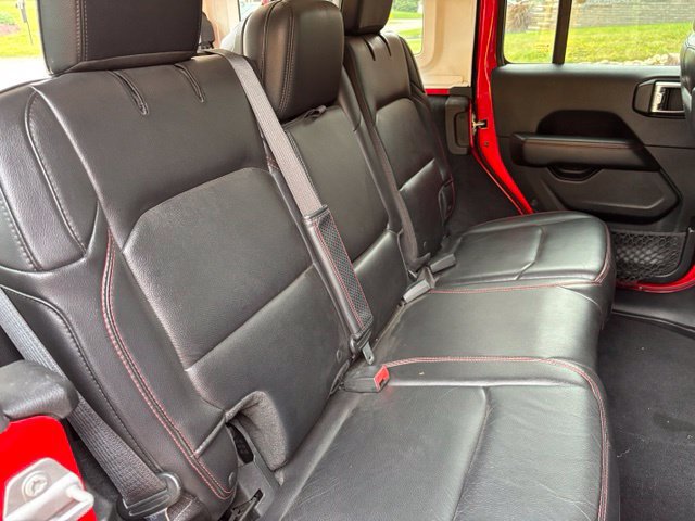 Used 2018 Jeep Wrangler Unlimited Rubicon w/ Dual Top Group AWD/4WD image 12