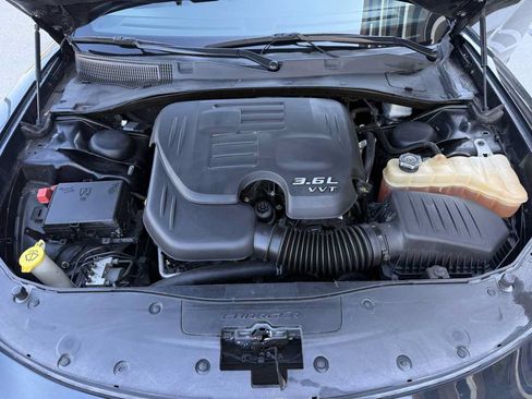 Used 2020 Dodge Charger SXT w/ Leather Interior Group RWD image 24