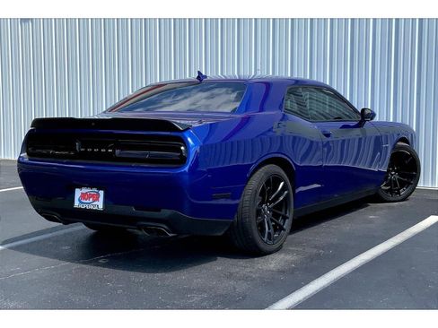 Used 2022 Dodge Challenger R/T w/ Shaker Package image 9