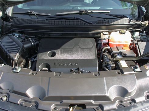 Used 2022 Chevrolet Traverse LT image 13