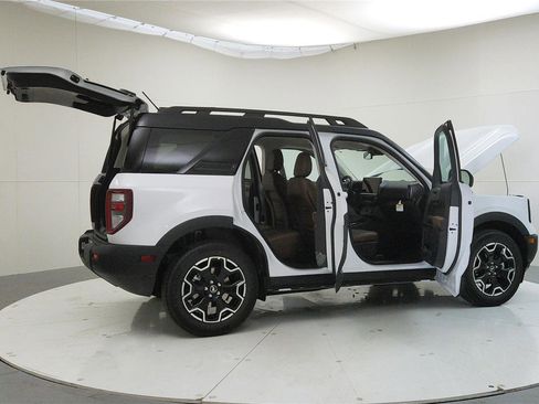 New 2025 Ford Bronco Sport Outer Banks w/ Outer Banks Tech Package+ image 14