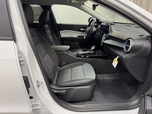 New 2026 Chevrolet Trax LT w/ LT Convenience Package image 18