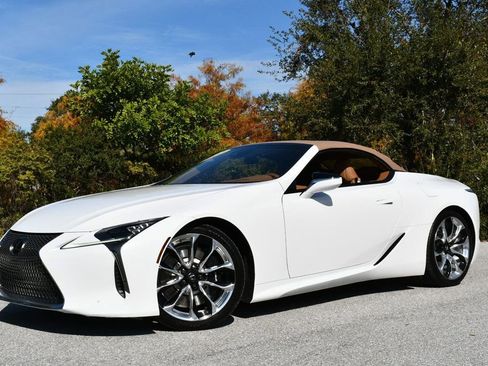 Used 2022 Lexus LC 500 Convertible image 2