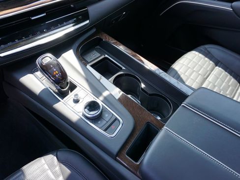 Used 2022 Cadillac Escalade Sport Platinum w/ LPO, ONYX Package image 28