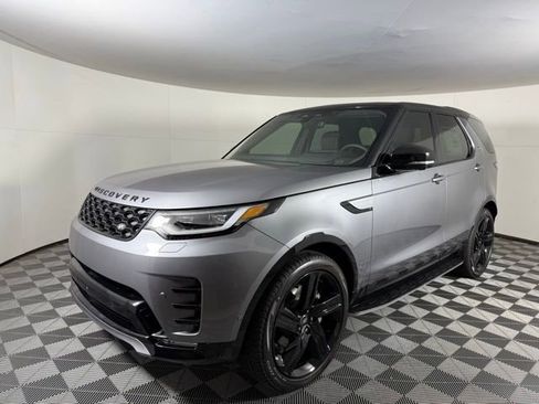 Certified 2025 Land Rover Discovery Dynamic SE image 3