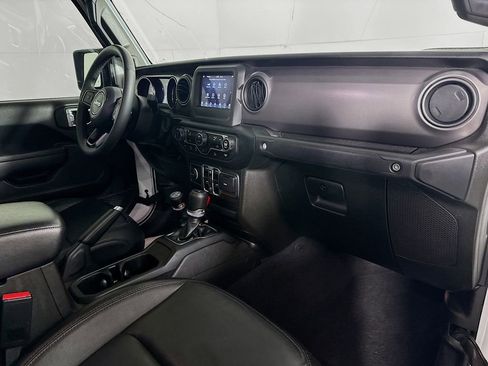 Used 2023 Jeep Gladiator Sport image 33