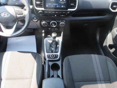 Used 2026 Hyundai Venue SEL FWD image 15