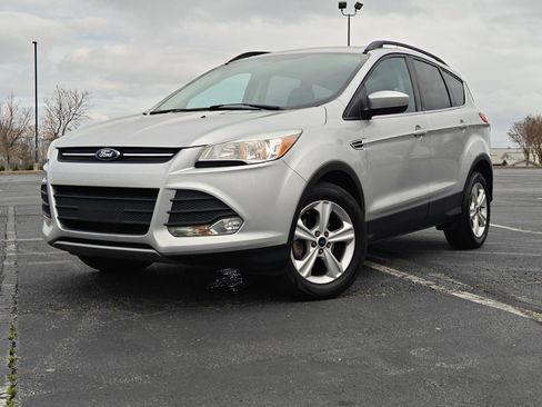 Used 2014 Ford Escape SE w/ Equipment Group 201A image 2