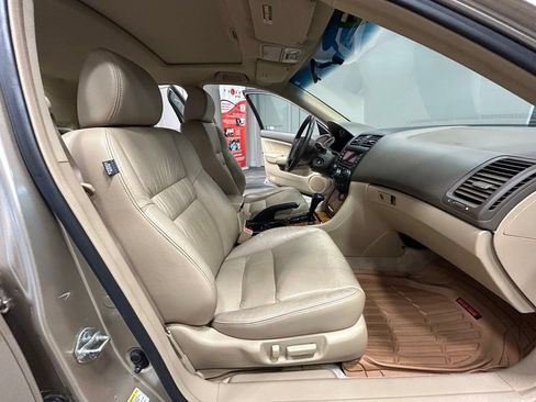 Used 2004 Honda Accord EX image 39