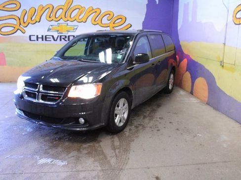 Used 2018 Dodge Grand Caravan SXT image 4