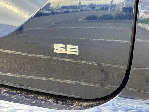 Used 2024 Mitsubishi Outlander SE image 35