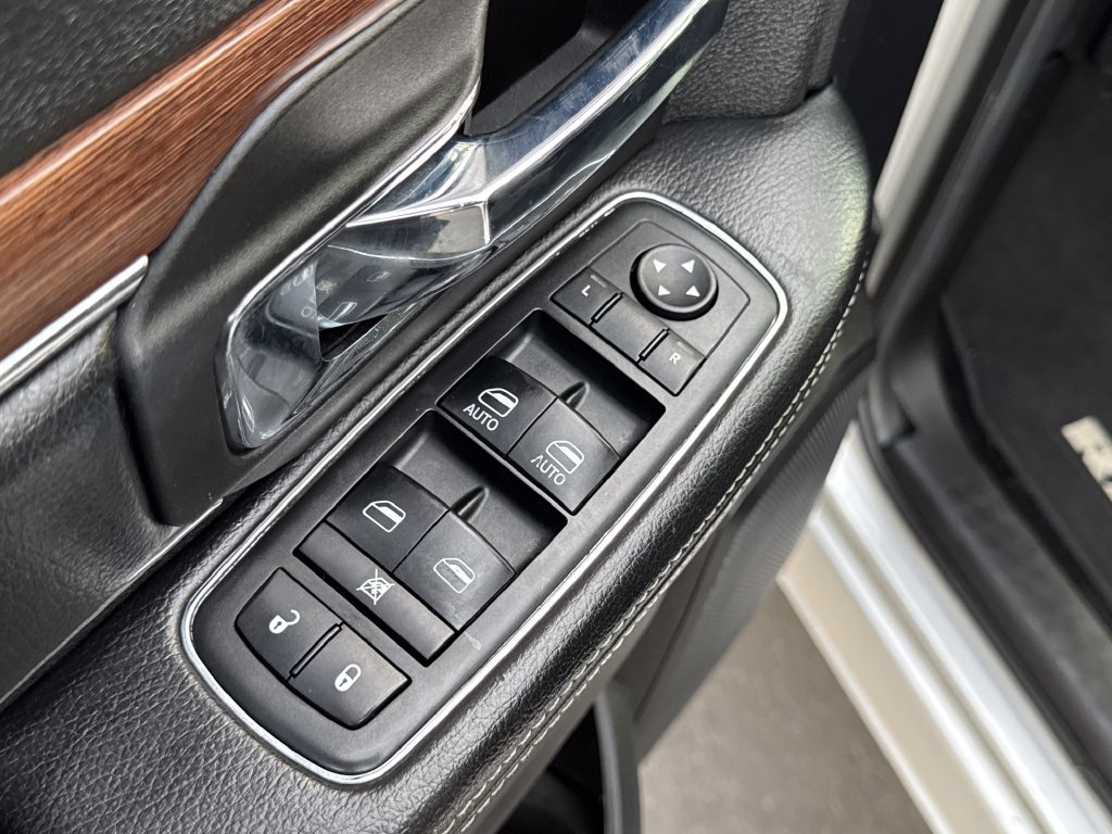 Used 2013 RAM 3500 Laramie w/ Convenience Group AWD/4WD image 21