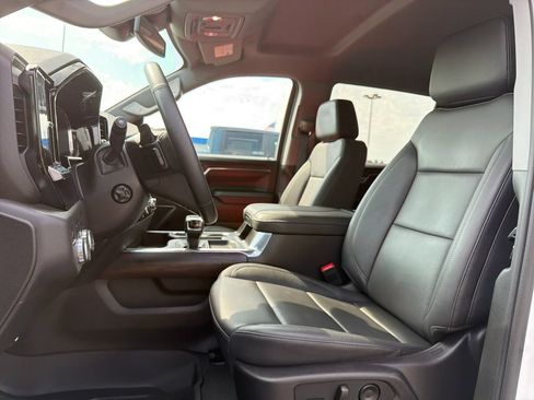 Certified 2024 GMC Sierra 1500 SLT w/ SLT Premium Plus Package AWD/4WD image 11