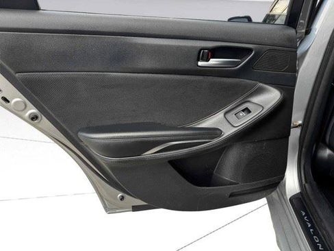 Used 2019 Toyota Avalon XSE FWD image 39