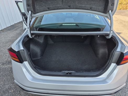 Used 2024 Nissan Altima 2.5 SV image 8