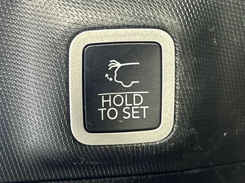 Used 2022 Jeep Grand Cherokee Summit AWD/4WD image 15