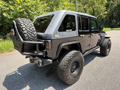 Used 2017 Jeep Wrangler Unlimited Sport w/ Quick Order Package 24S AWD/4WD image 6