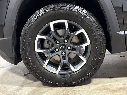 Used 2025 Chevrolet Equinox ACTIV FWD image 28
