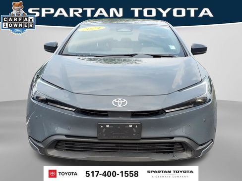 Used 2024 Toyota Prius LE FWD image 3